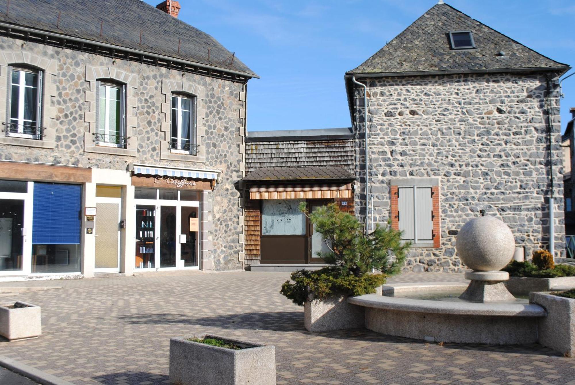 Hotel Des Voyageurs Chez Betty Neussargues en Pinatelle Eksteriør billede