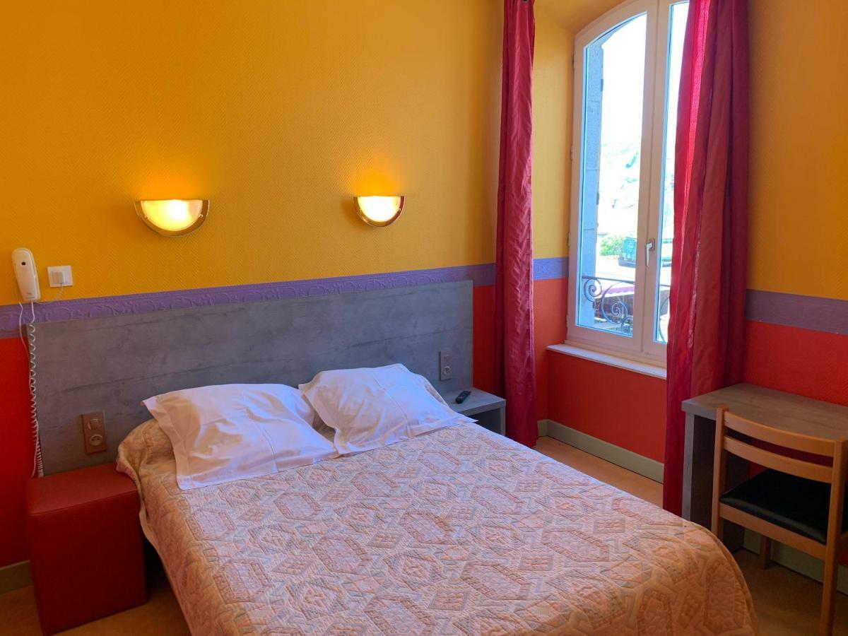 Hotel Des Voyageurs Chez Betty Neussargues en Pinatelle Eksteriør billede