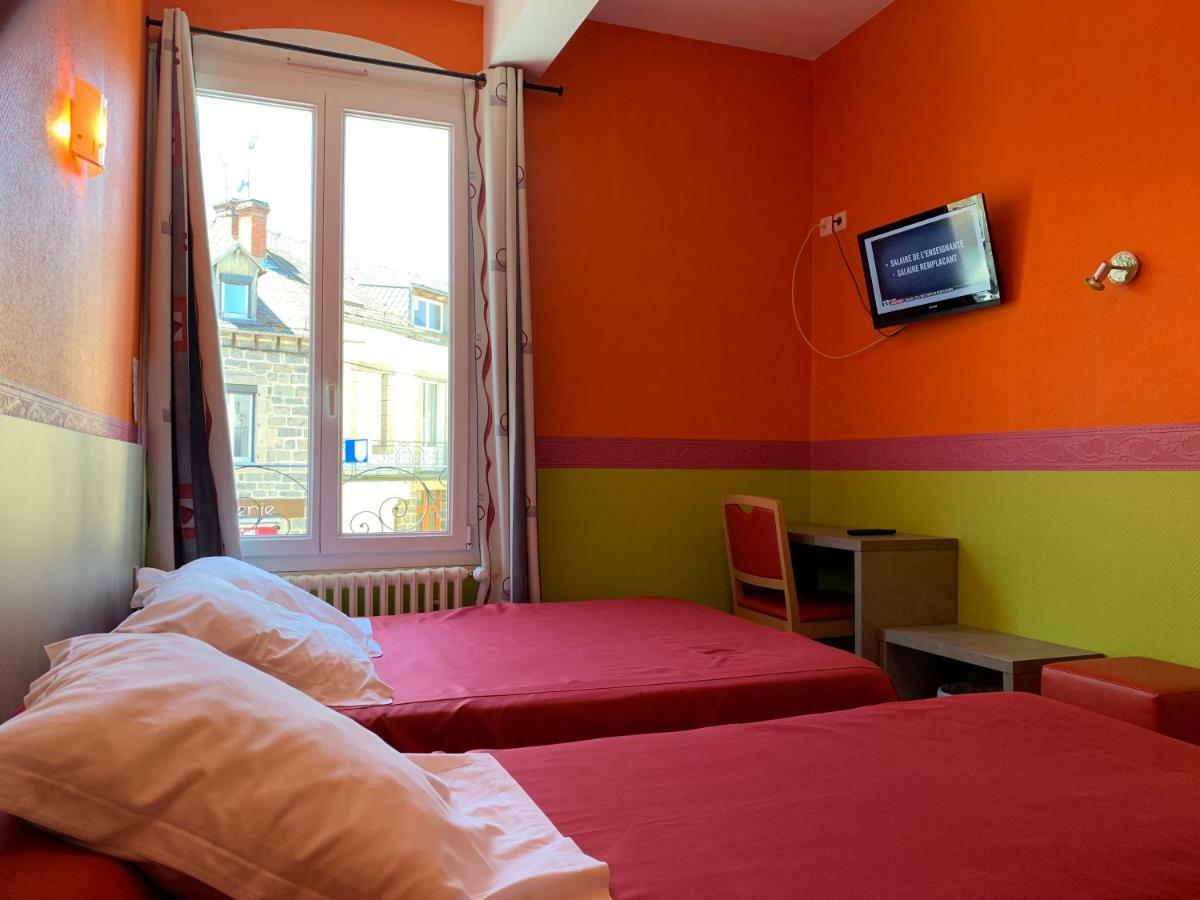 Hotel Des Voyageurs Chez Betty Neussargues en Pinatelle Eksteriør billede